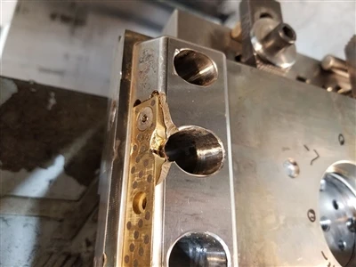 Hvilke mold problemer kan unngås under produksjon?